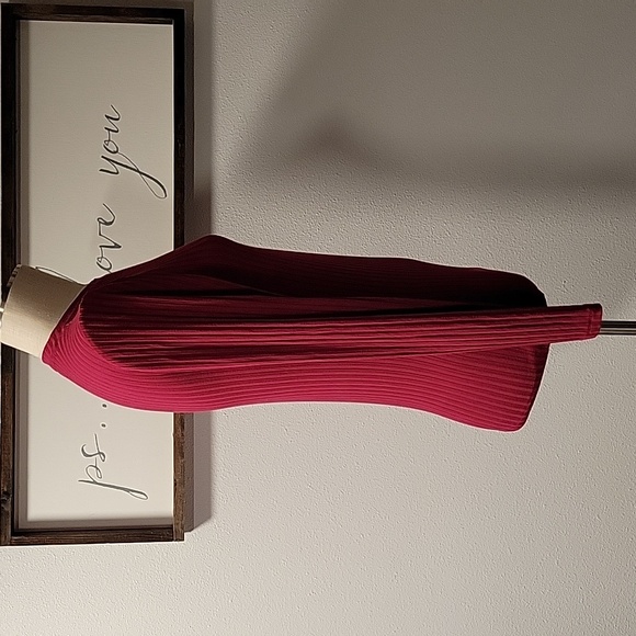 Calvin Klein Jeans ribbed knit, lightweight top, NWT - Picture 4 of 10